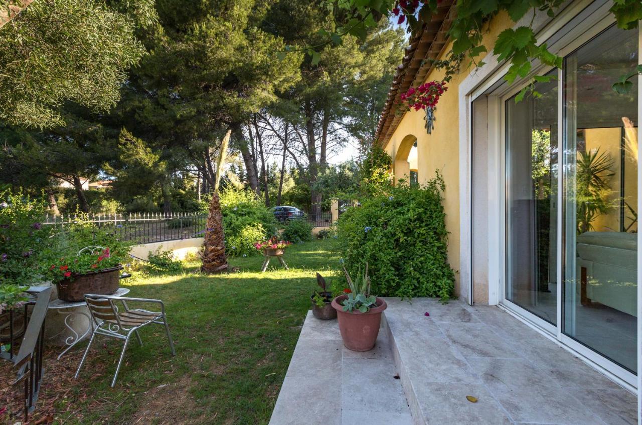 Villa De La Terre Blanche Sanary-sur-Mer Exterior foto