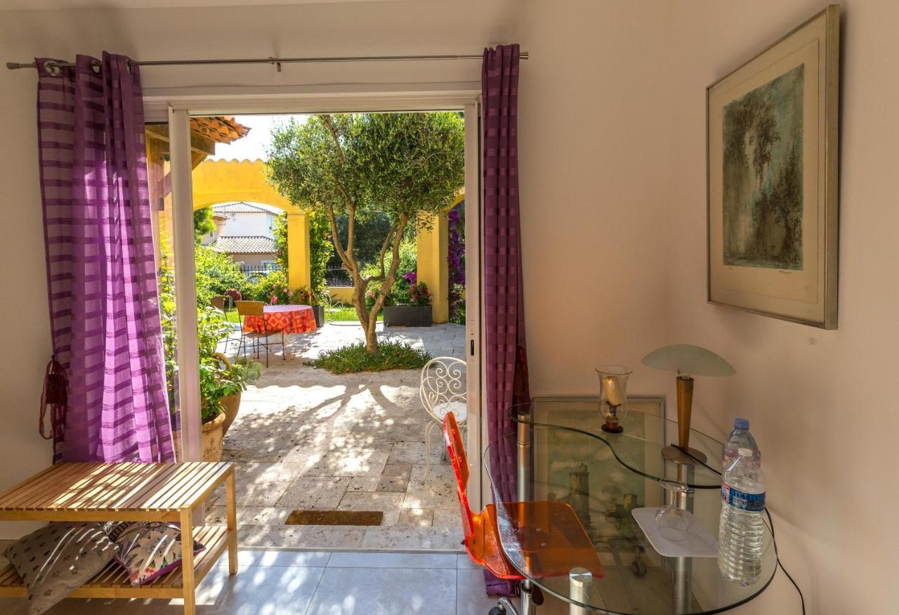 Villa De La Terre Blanche Sanary-sur-Mer Exterior foto